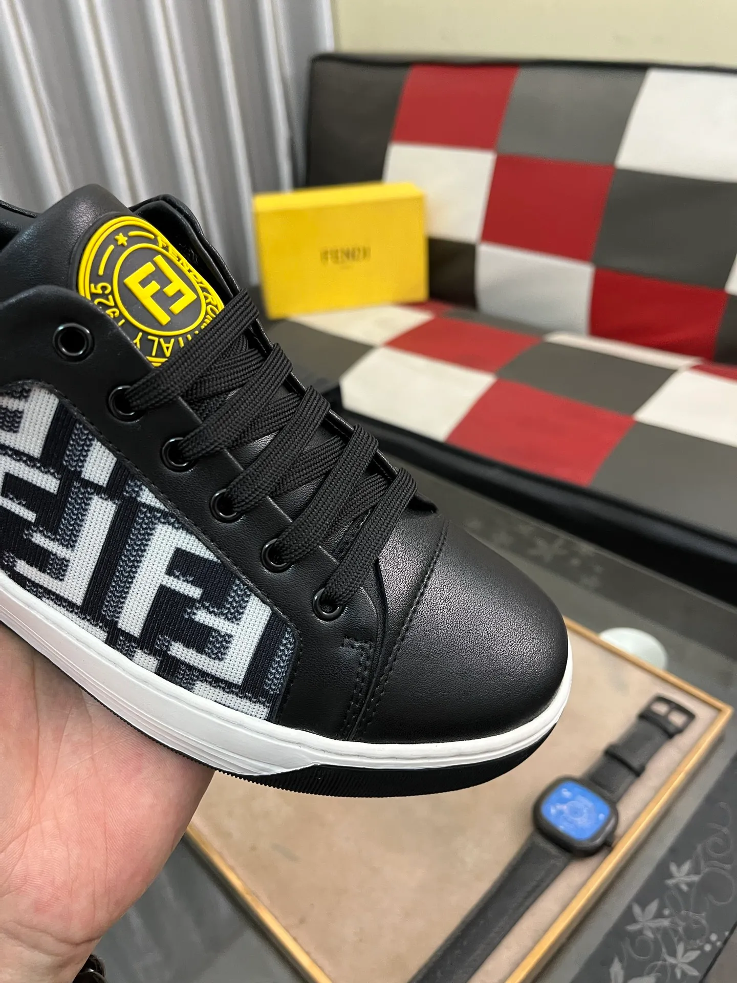 Men's Men's Shoes💰420⌚️⌚️[Fendi] Fendi's latest casual shoes for men! Available at counters simultaneously! Made entirely of imported top-grain calfskin, the interior is made of top-grain water-dyed cowhide, and the original factory-supplied rubber outsole. Leading new fashion concepts. Matching code: 38-442️⃣Colors available